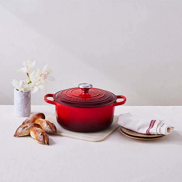 Cocotte fonte rond 24 cm cerise Le Creuset